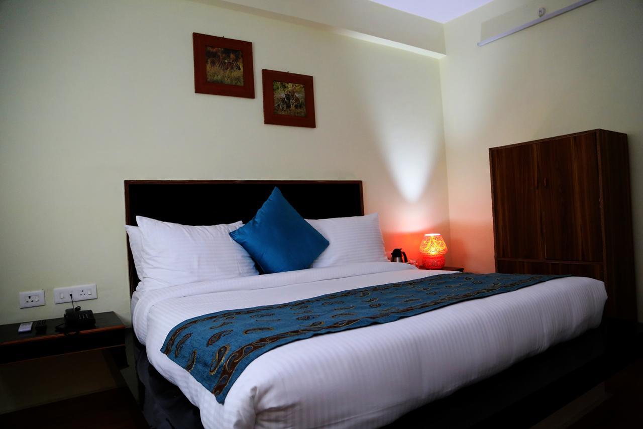 Aravali Clarks Inn Alwar Exterior photo